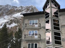 Отель Эльбер, отель в Терсколе, рядом находится Канатная дорога Эльбрус
