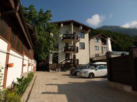 Эльпида Бутик-отель, отель в Красной Поляне, рядом находится Горнолыжный подъемник Газпром