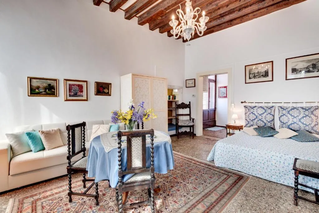 Ca' Badoer West Studio, Venice, Italy