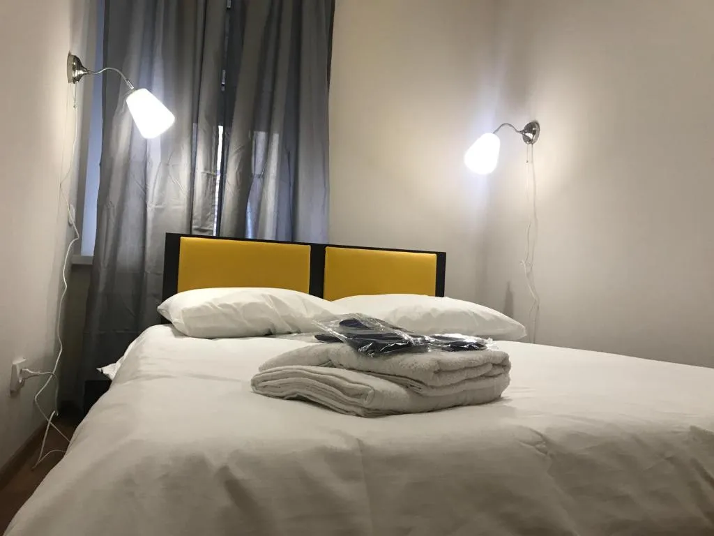 Guest house on Vladimirsky Prospekt 10 with private rooms, Kudrovo, Russia