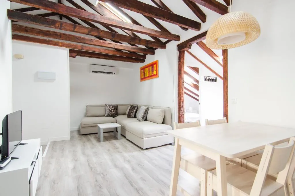 Gran Via Apartment, Madrid, Spania