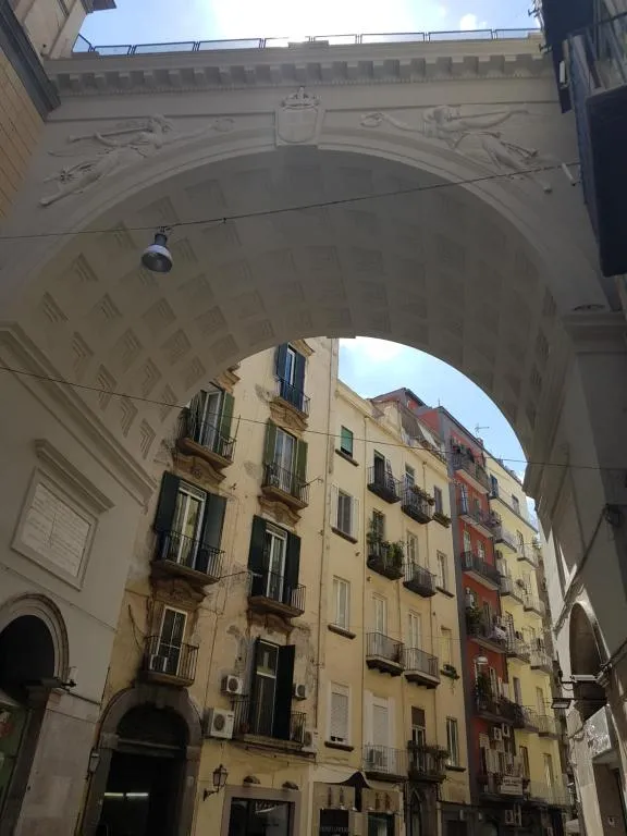 Chiaia 100, Napoli, Italia