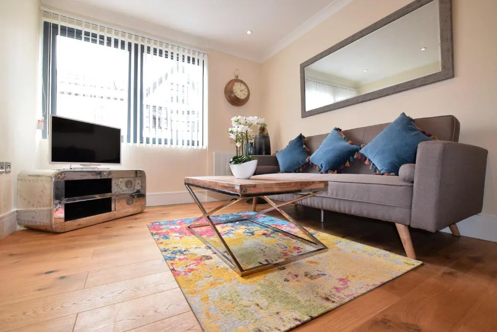 Yourapartment.com – Riverside Apartments City Centre, Bristol, United Kingdom