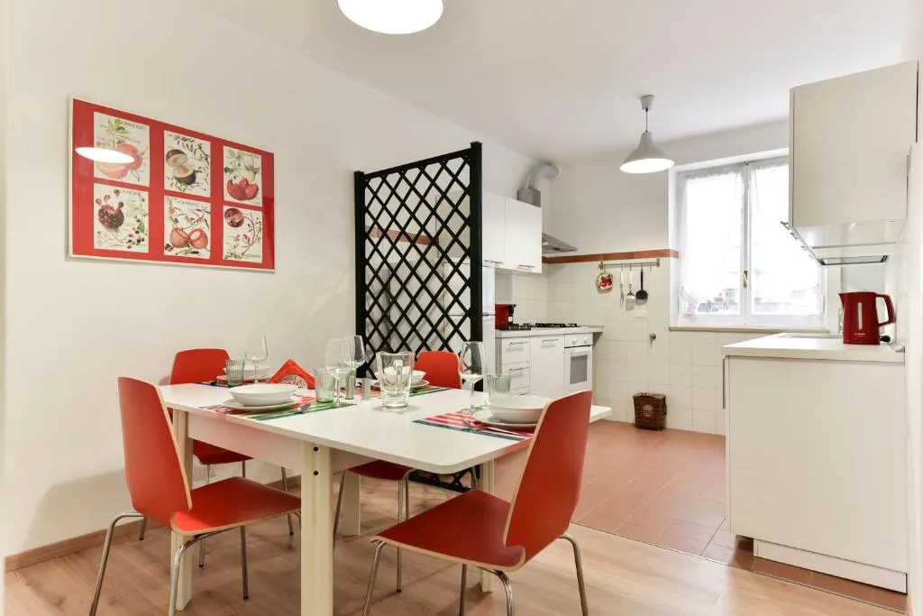 Red & White Vatican Apartment, Roma, Italia