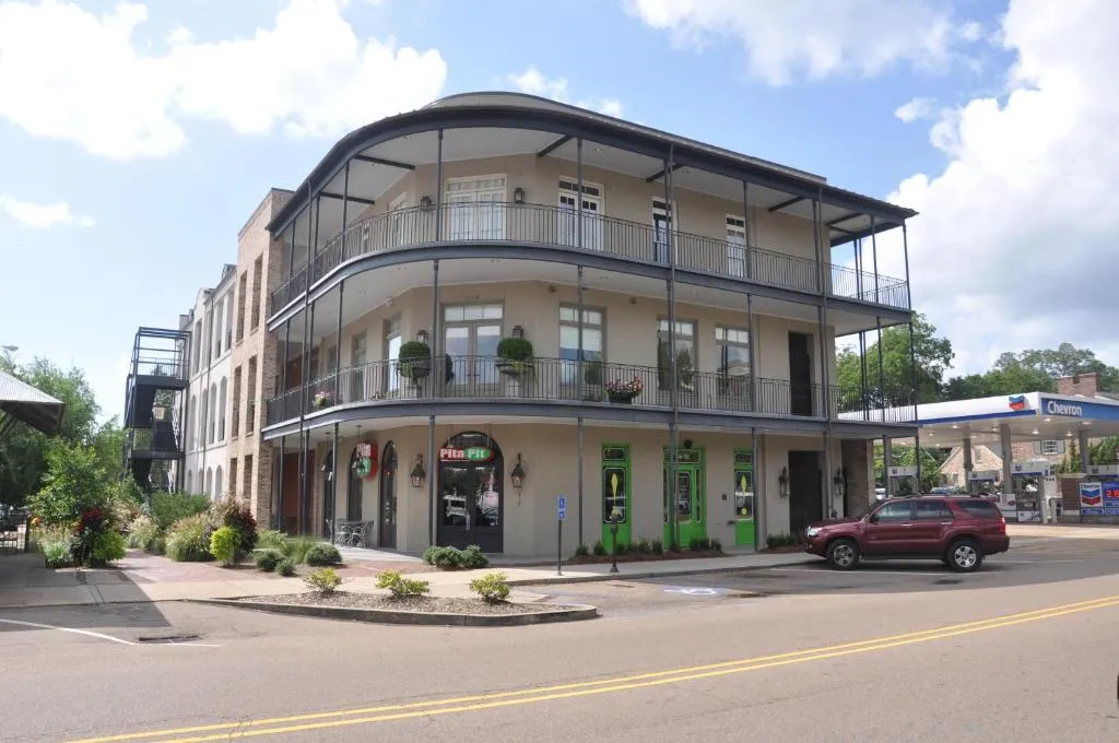 Little Easy w/Big Easy Style Oxford, College Corner, United States