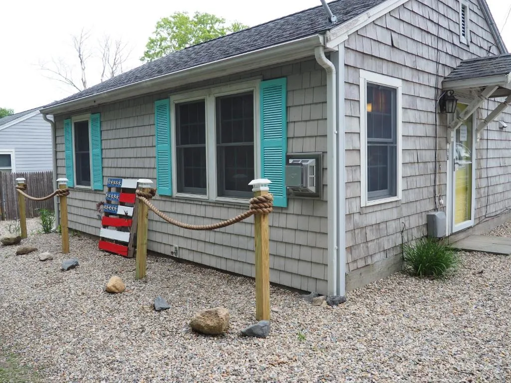 Cozy Cottage-5 minute walk to Priscilla Beach, Plymouth, United States