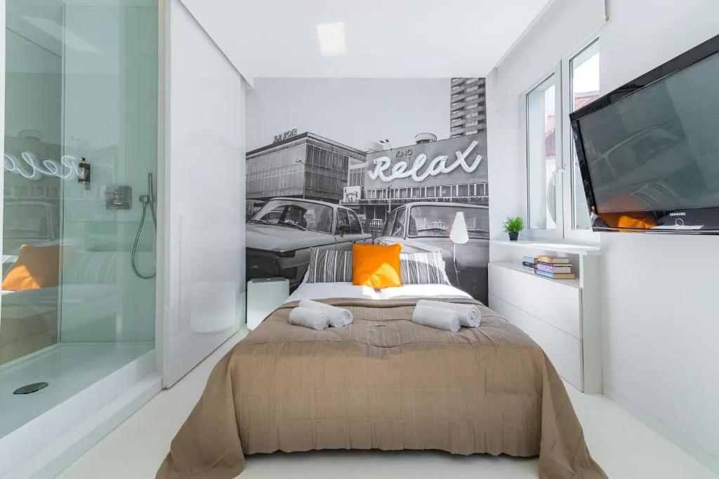 Rent like home - Aleja Wyzwolenia 14A, Warsaw, Poland