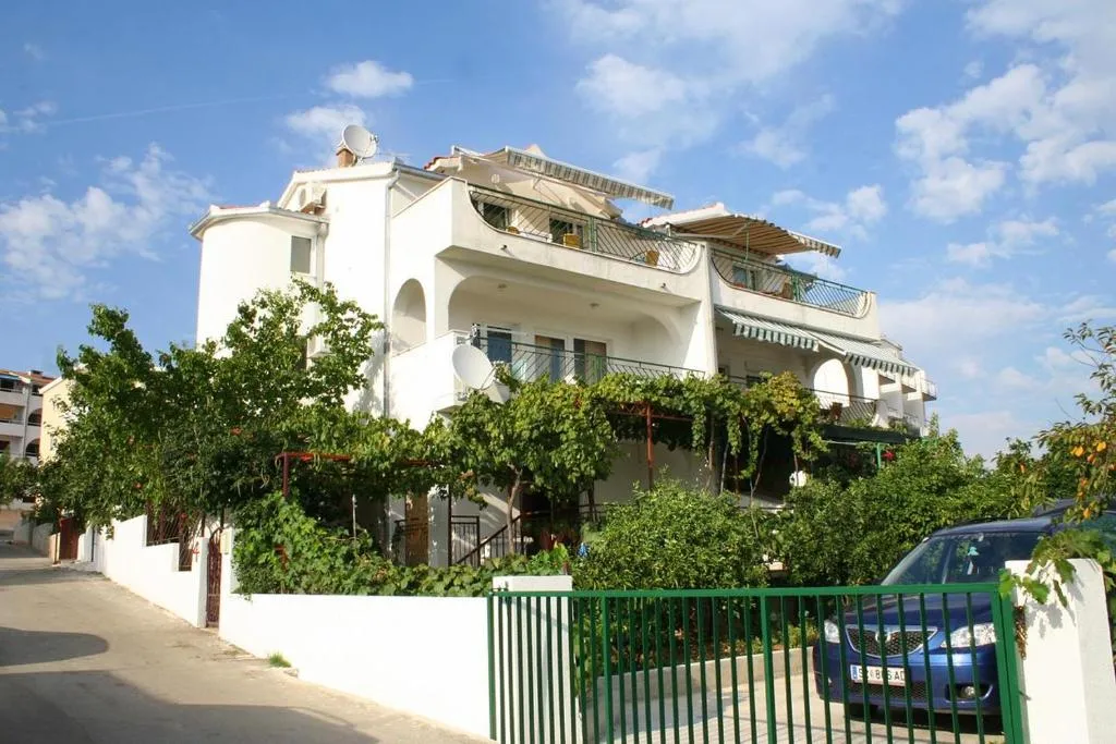 Apartments with a parking space Rastici, Ciovo - 2102, Trogir, Croaţia