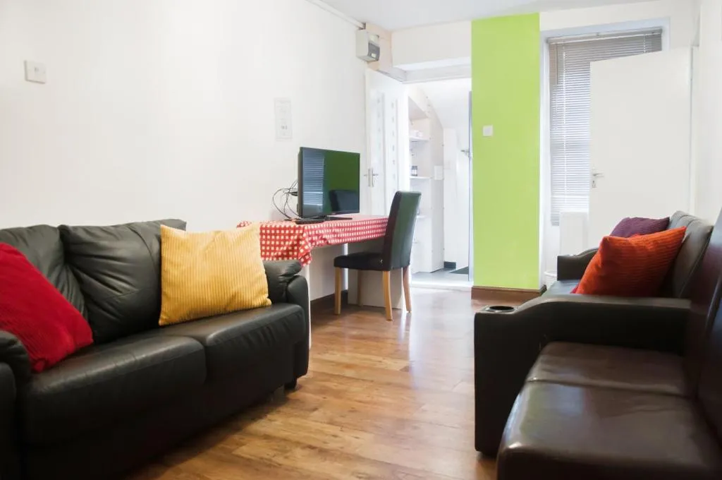 Capital Host Warren Street, Londra, Marea Britanie