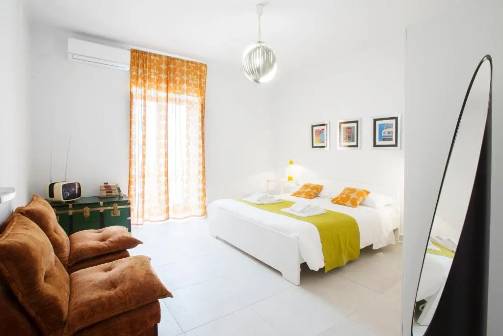 Interno16HolidayHome, Napoli, Italia