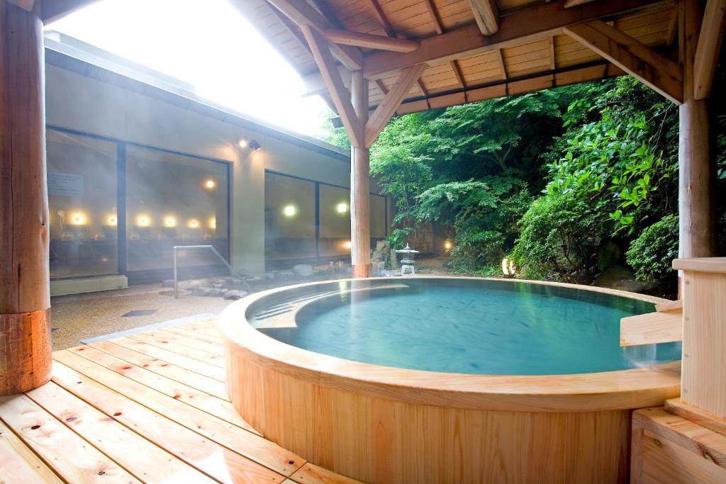 Yumoto Fujiya Hotel thumbnail 2