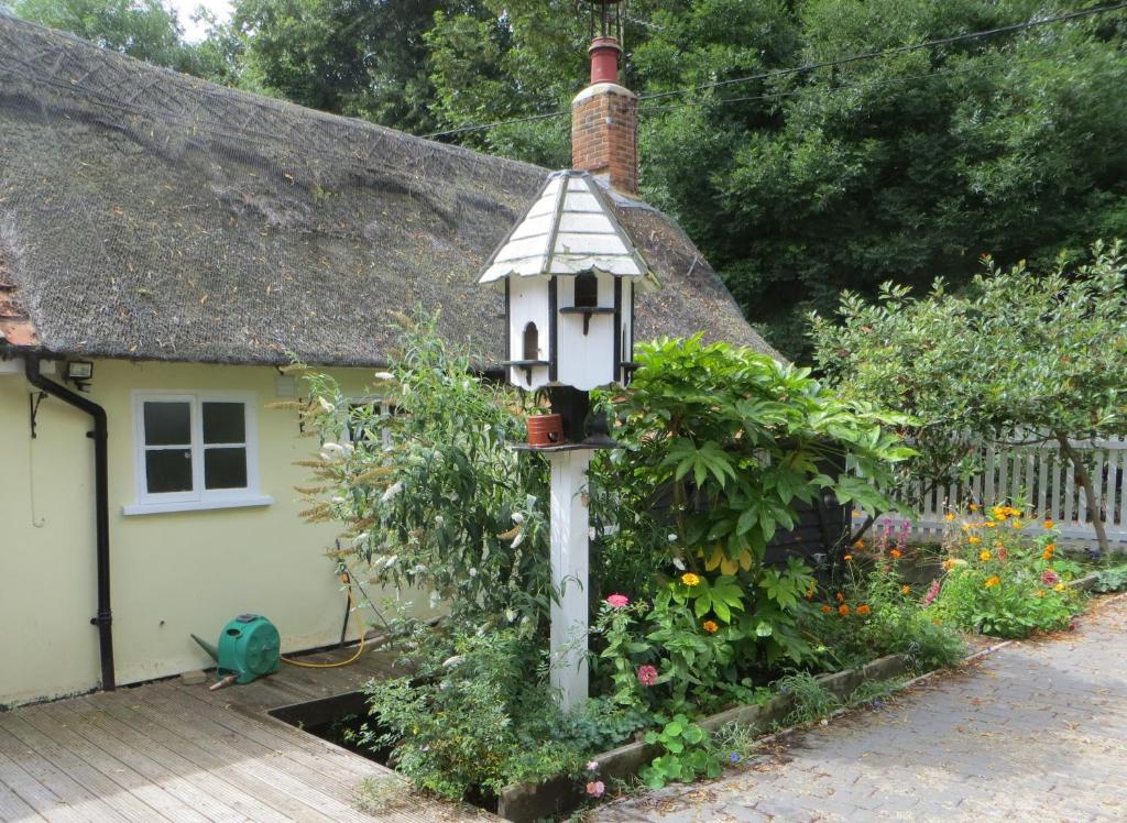 Stream Cottage, 450 year old thatched cottage