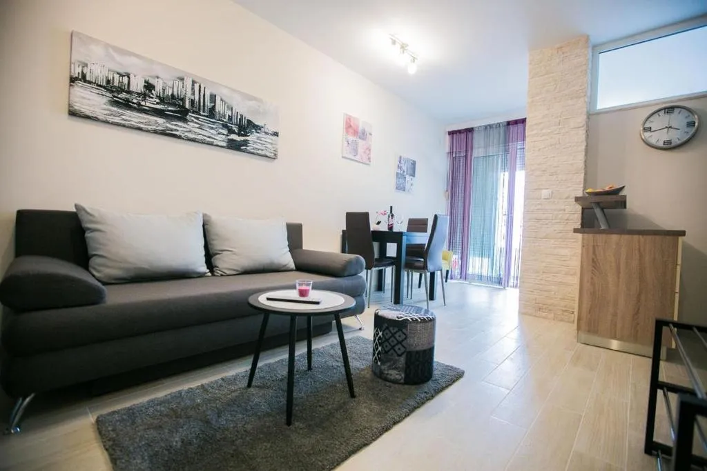 Apartments with a parking space Split - 13025, Split, Croatia