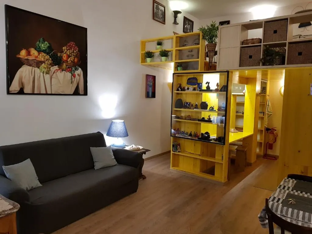 Graziella 27, Napoli, Italia