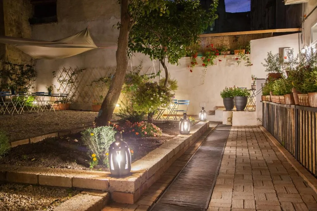 Borgo Vergini Garden B&B, Napoli, Italia