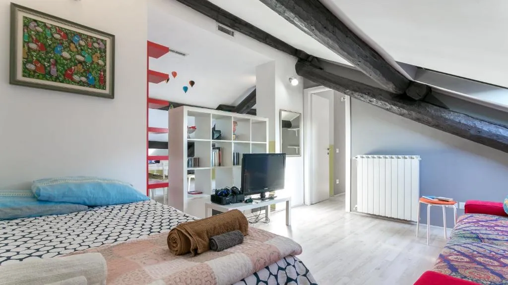 Navigli Attic, Milano, Italia