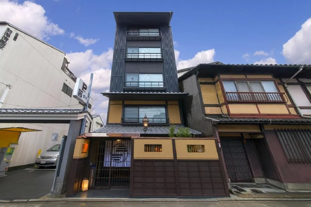 Hotel Ethnography - Gion Shinmonzen, Kyoto, Japonia