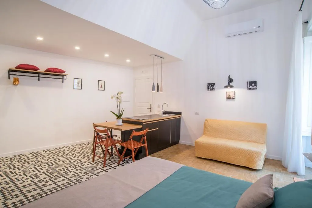 Napoliamo Guest House, Arzano, Italy