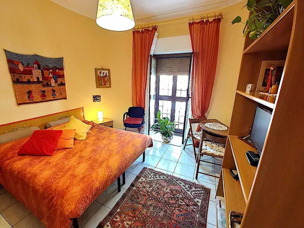 Bouganville House, Roma, Italia
