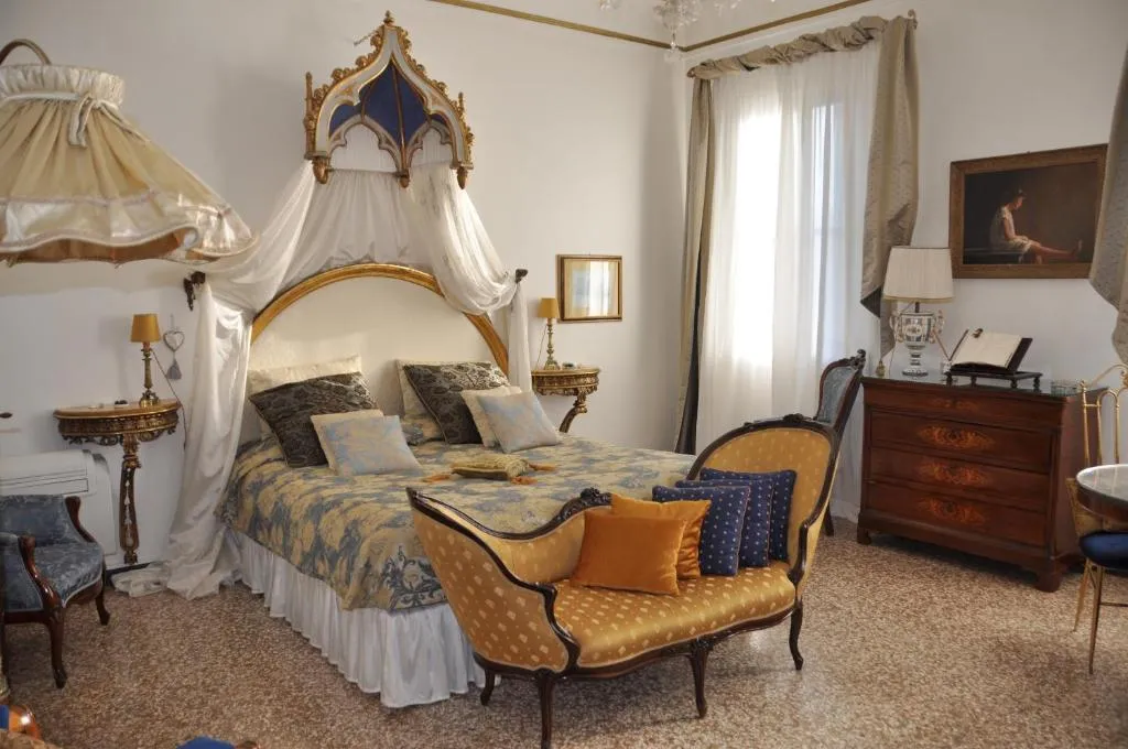 La Chambre D'Ella, Venice, Italy