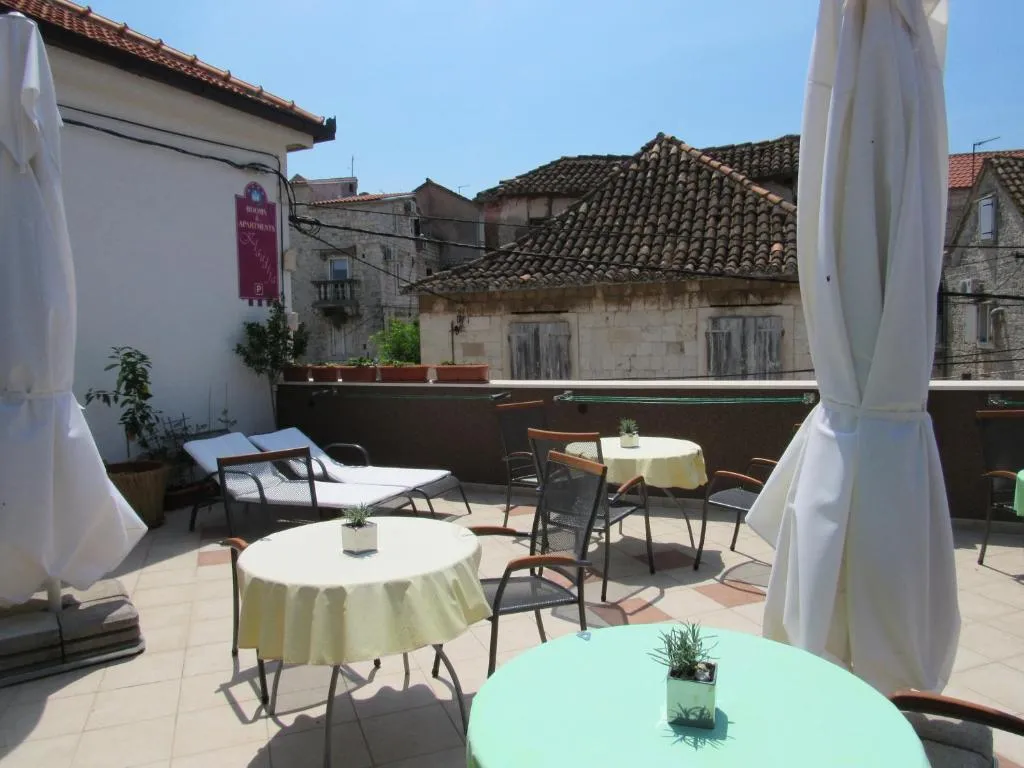 Guest House Klaudija, Centola, Croatia