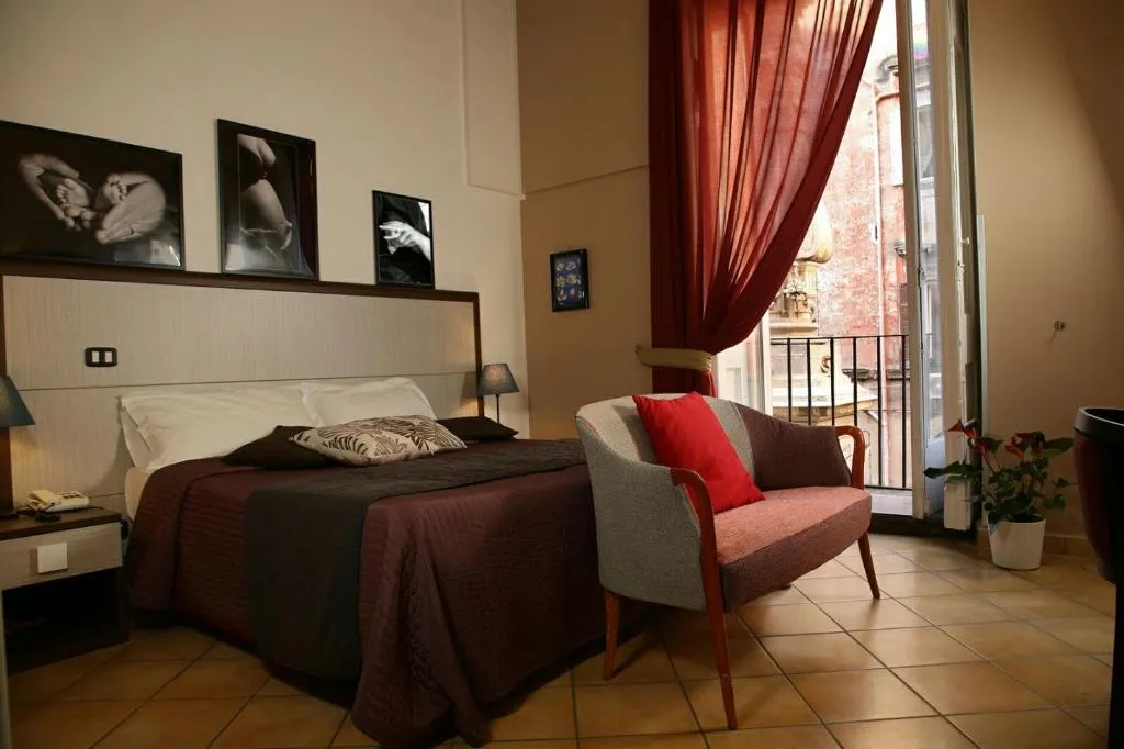 Caravaggio Hotel, Napoli, Italia