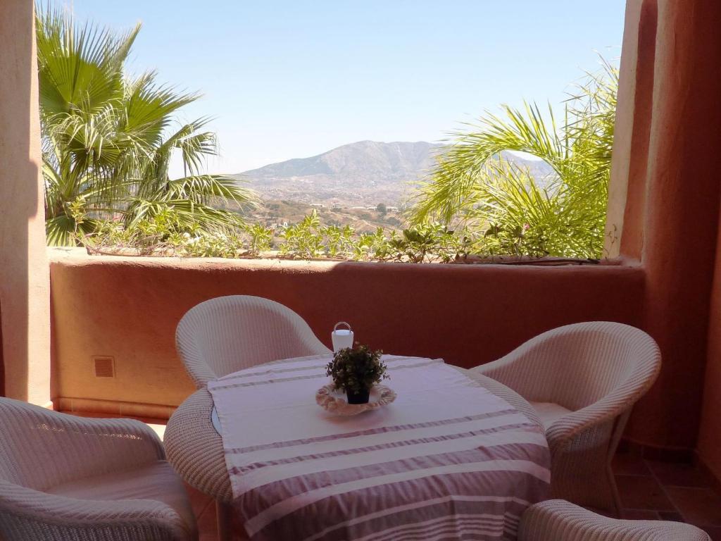 Beautiful apartment with stunning views, near the resort El Soto de Marbella 23