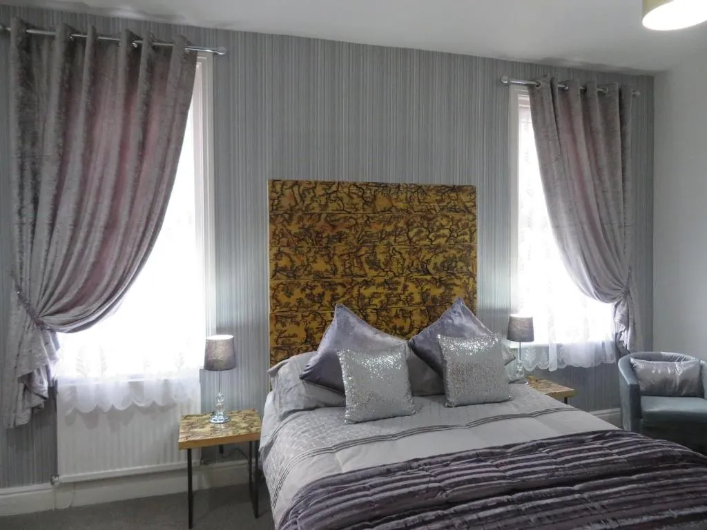 Waters Edge Bedrooms Breakfasts, Blackpool, United Kingdom