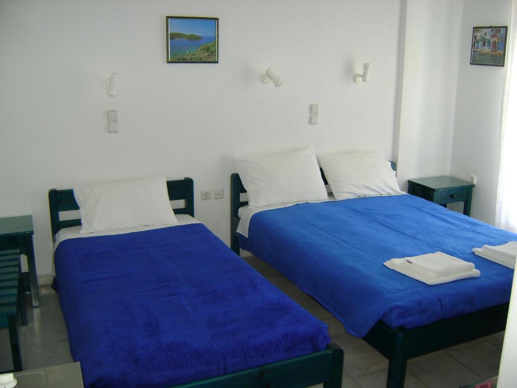 Studio (3 Adults) with Terrace