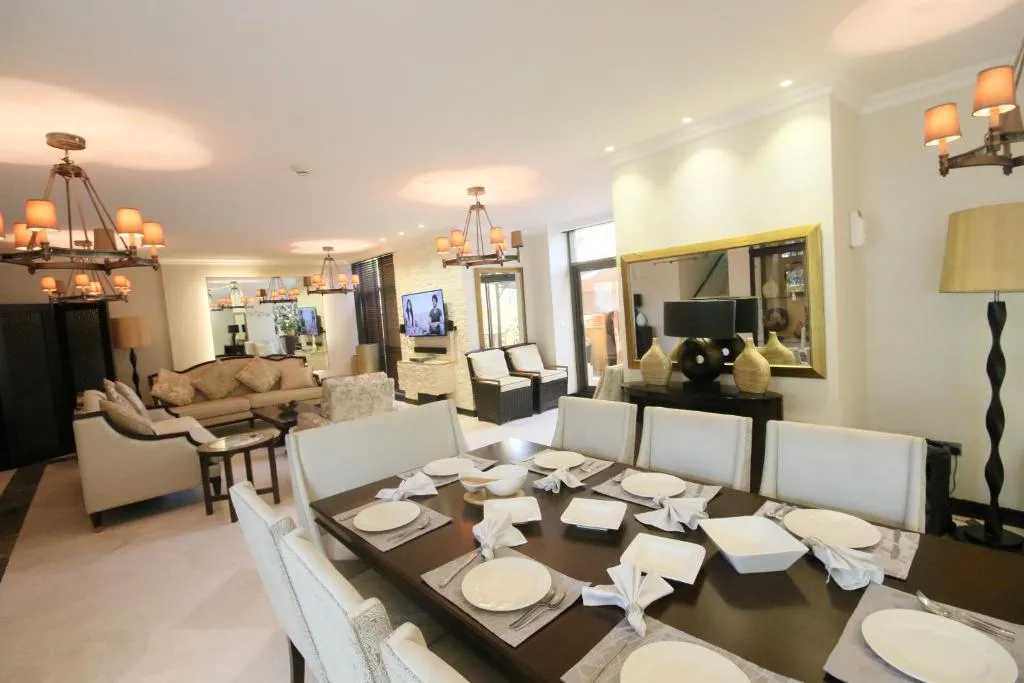 ELAN Four Bedroom Beach JBR Villa, Dubai, Emiratele Arabe Unite