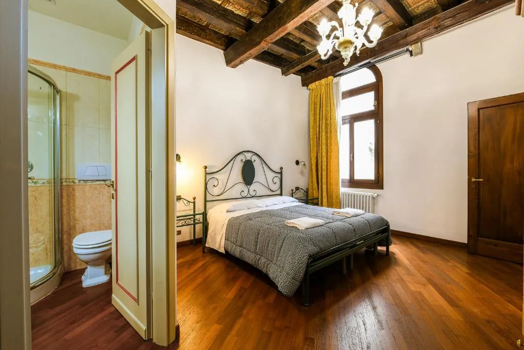 Casetta Rossa, Venice, Italy