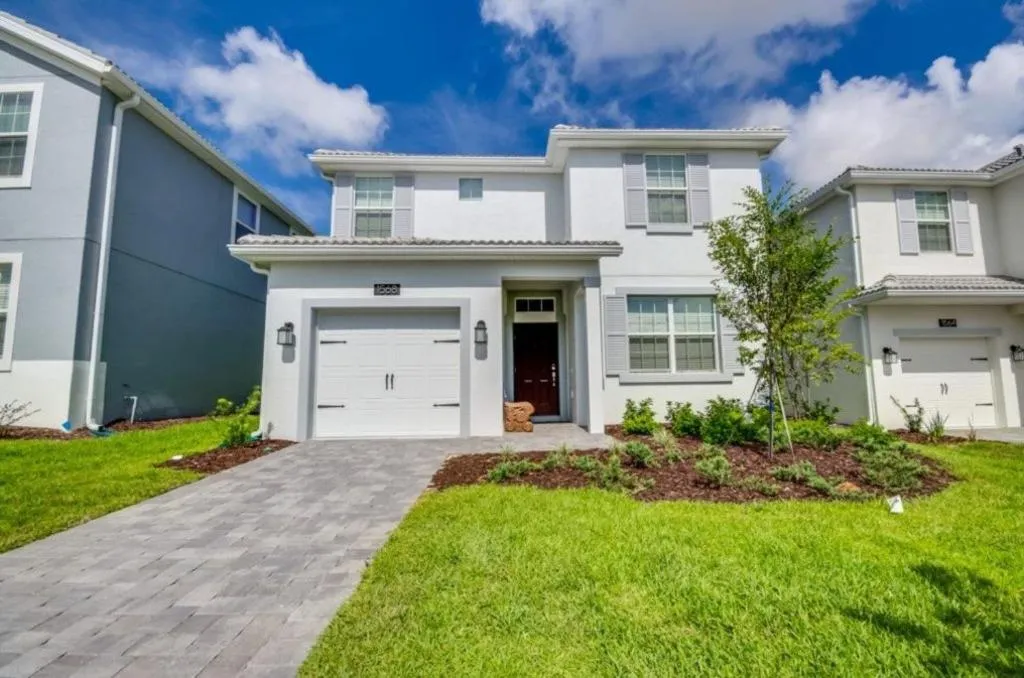 Imagine Renting Your Own Villa with Private Pool Champions 8651E, Davenport, United States