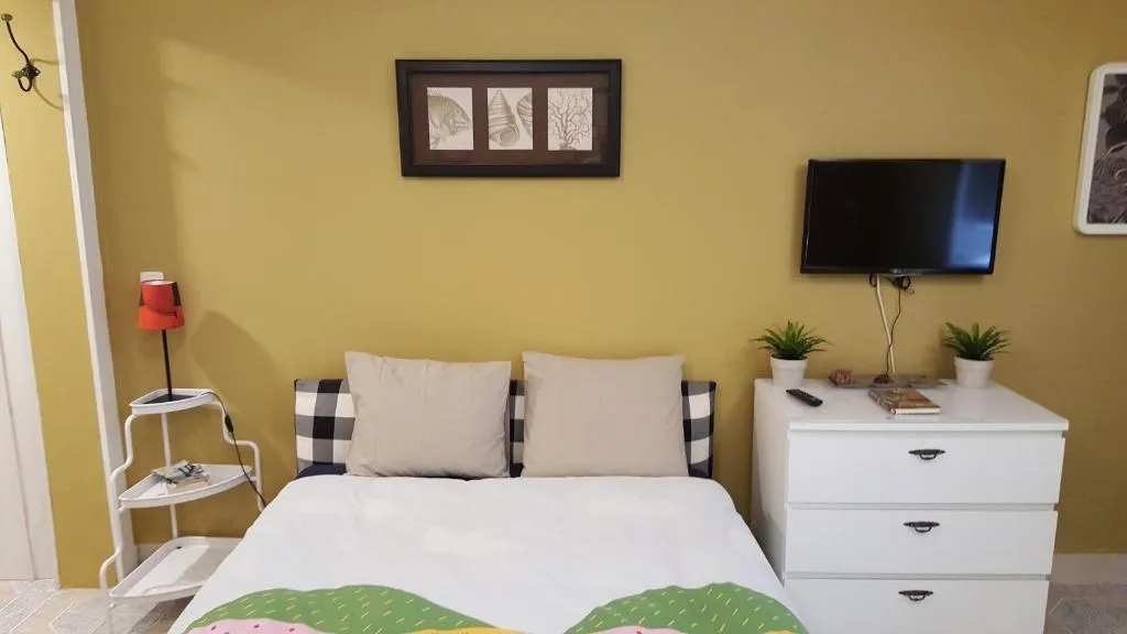 Cozy Studio with Garden, Lisabona, Portugalia
