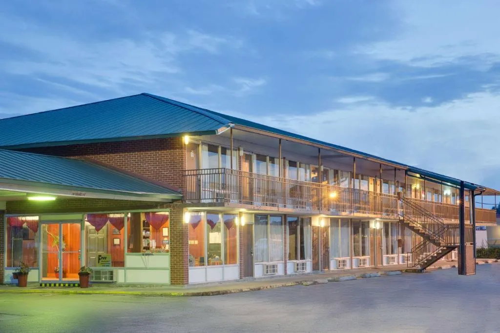 Days Inn by Wyndham Newport, Cwmbran, United States