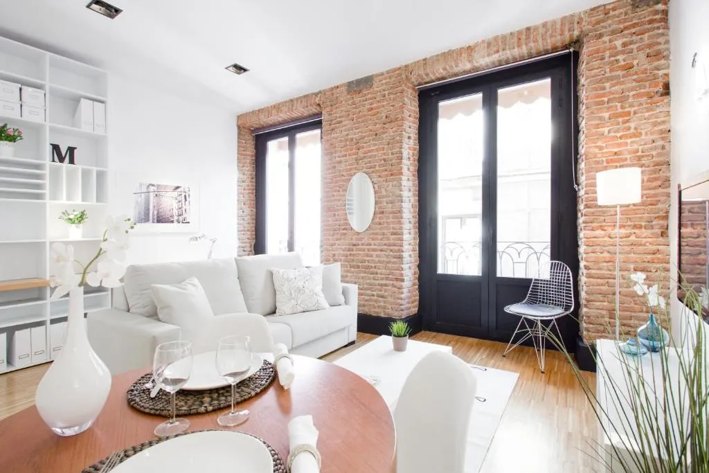 Gran Via Apartment by Flatsweethome, Madrid, Spania