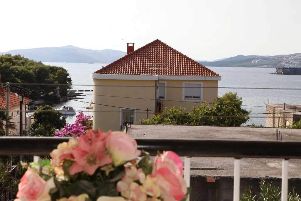 Apartment Trogir 15011a, Centola, Croatia