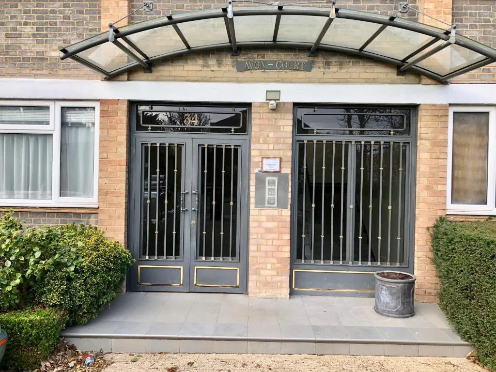 Central apartment 5 mins Putney tube station, Londra, Marea Britanie
