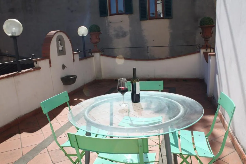 S.Zanobi courtyard house w/ terrace, Florența, Italia