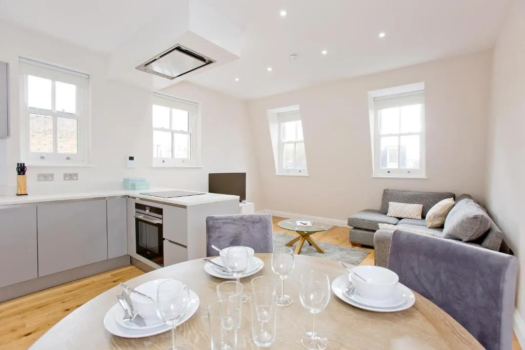 Flat 5, Cromwell Road 1 Bedroom Duplex Apartment, Londra, Marea Britanie