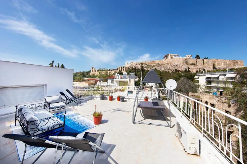 Your home under the Acropolis, roofdeck with view!, Athens, Greece