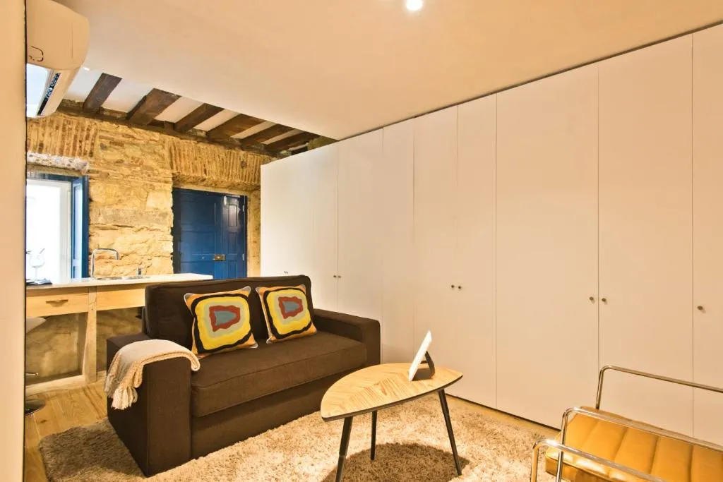 BmyGuest - Vintage Store Apartment, Amadora, Portugal