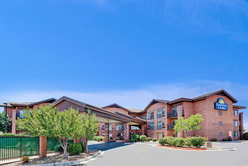 Days Inn & Suites by Wyndham Page Lake Powell