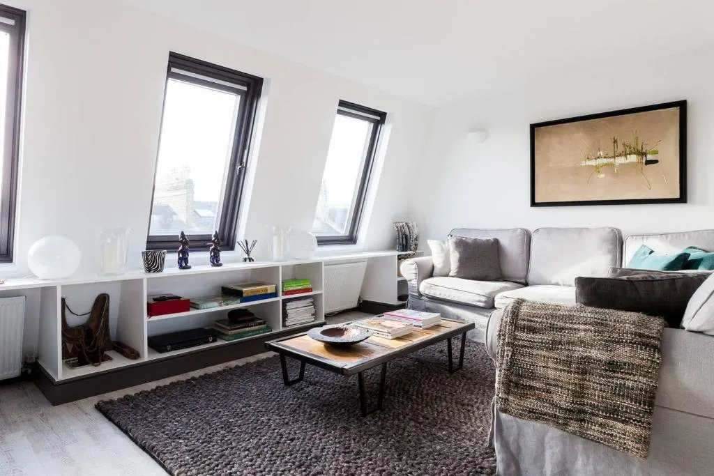 Stylish Fulham 2bed loft flat, 5 min from tube, Londra, Marea Britanie
