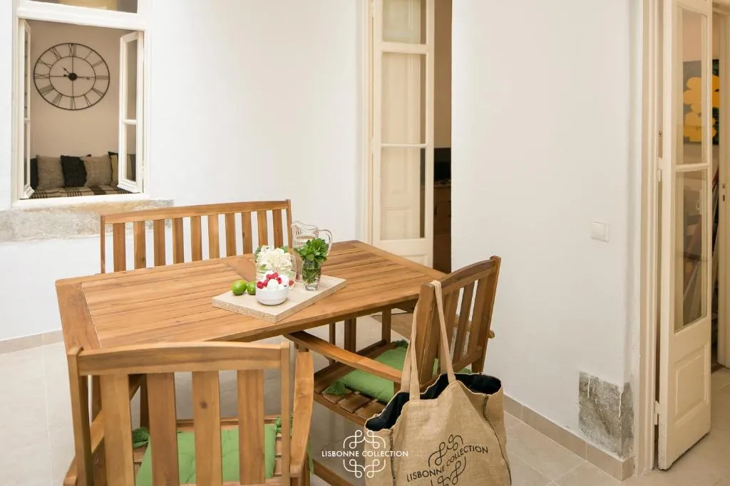 Historical Central Apartment with Interior Terrace 62 by Lisbonne Collection, Amadora, Portugal