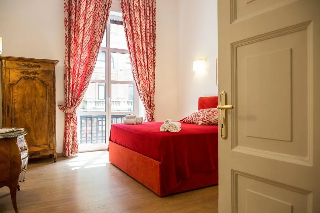 Prestigious Apartment via Barberini, Roma, Italia
