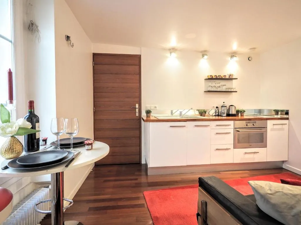 Louvre Valois chicSuites, Paris, France