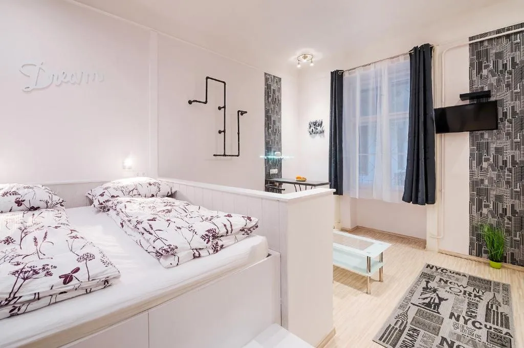 FREE PARKING, QUIET design flat in the centre, Budapesta, Ungaria