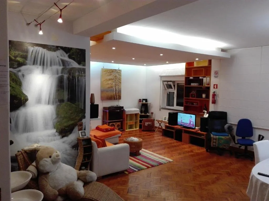 Lisbon Apartment with Garden View, Lisabona, Portugalia