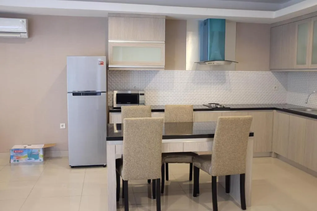 3BR 2FL Townhouse with Pool, Jakarta, Indonezia