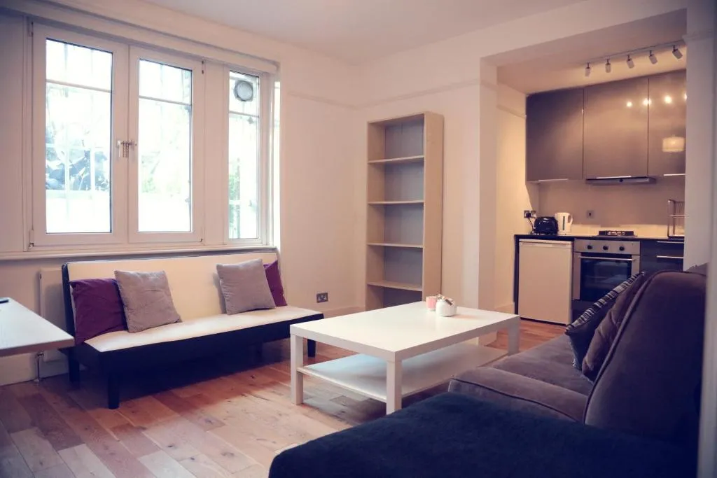Flat1 Camden Road, Londra, Marea Britanie